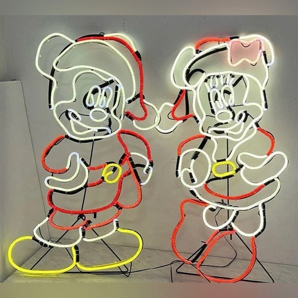 Gemmy Disney Christmas Mickey & Minnie Mouse 29-in Sculpture with LED Lights - Picture 3 of 8